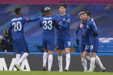 NBA：勇士主场狂胜灰熊 库里轰下45分